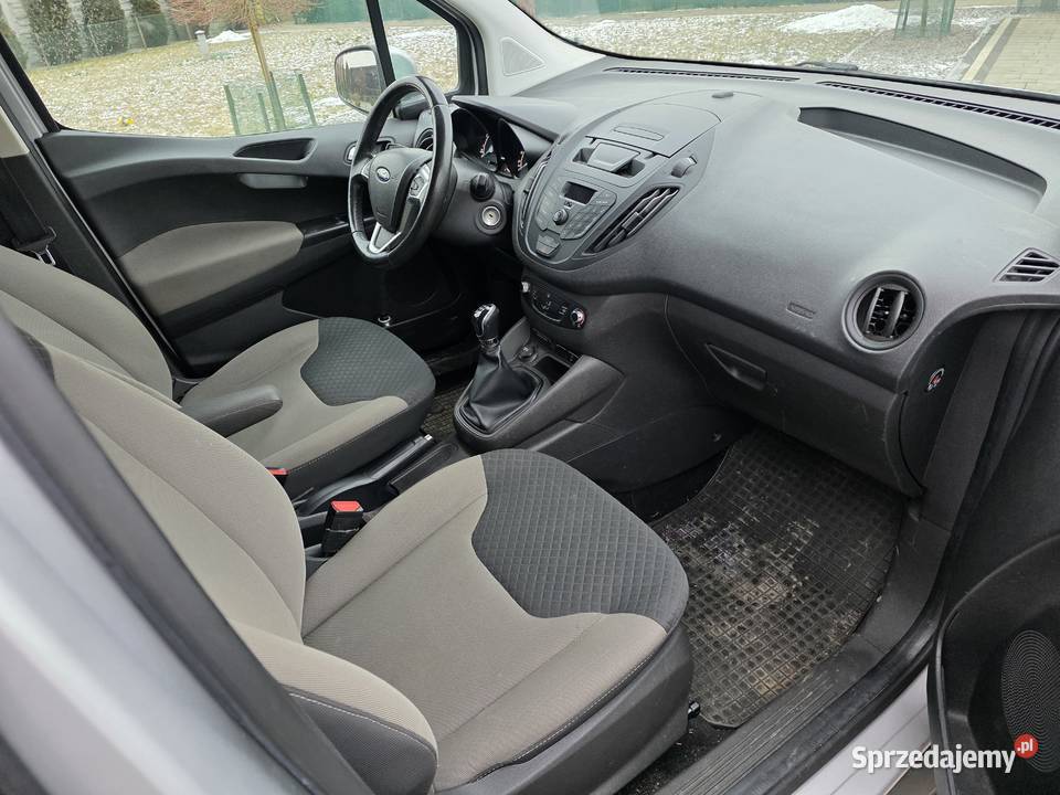 Ford Tourneo Courier 10 EcoBoost Salon Zamiana relingi dachowe Ford