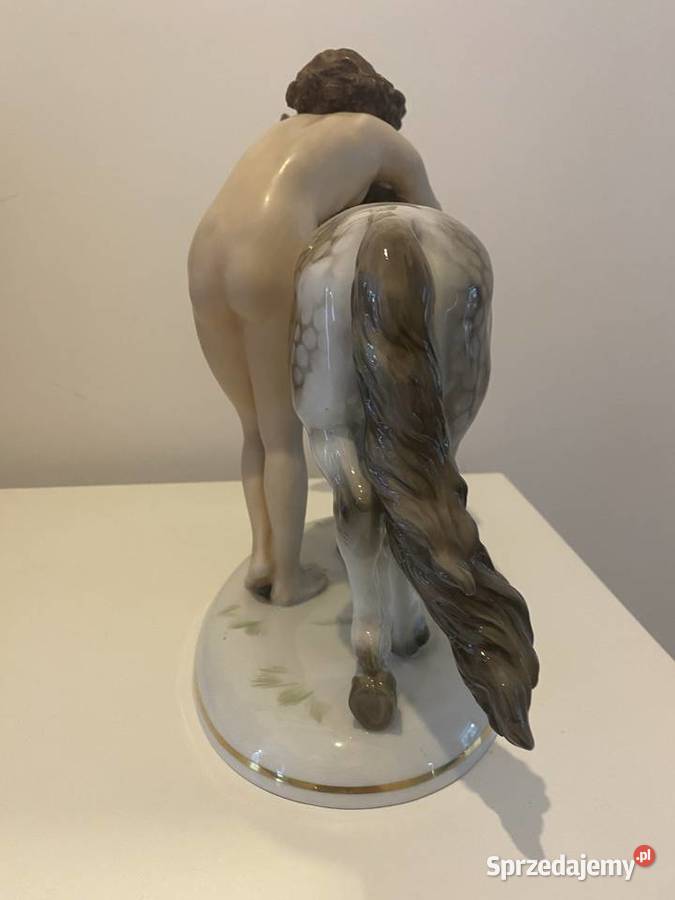 Figura DZIEWCZYNA Z KONIEM FRITZ ROSENTHAL Ciechanów