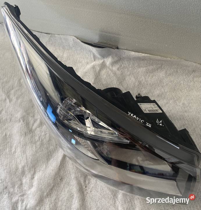 RENAULT TRAFIC III LAMPA PRZEDNIA PRAWA ORYGINAŁ Lampy przednie Jasienica sprzedam
