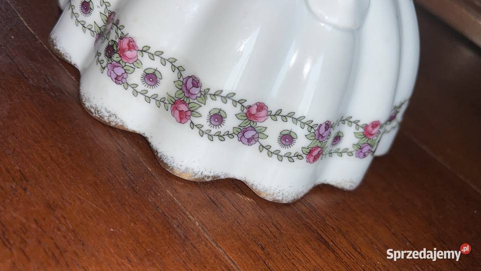 Patera na 3 nóżkach Bez sygnatury Porcelana i szkło Gdańsk