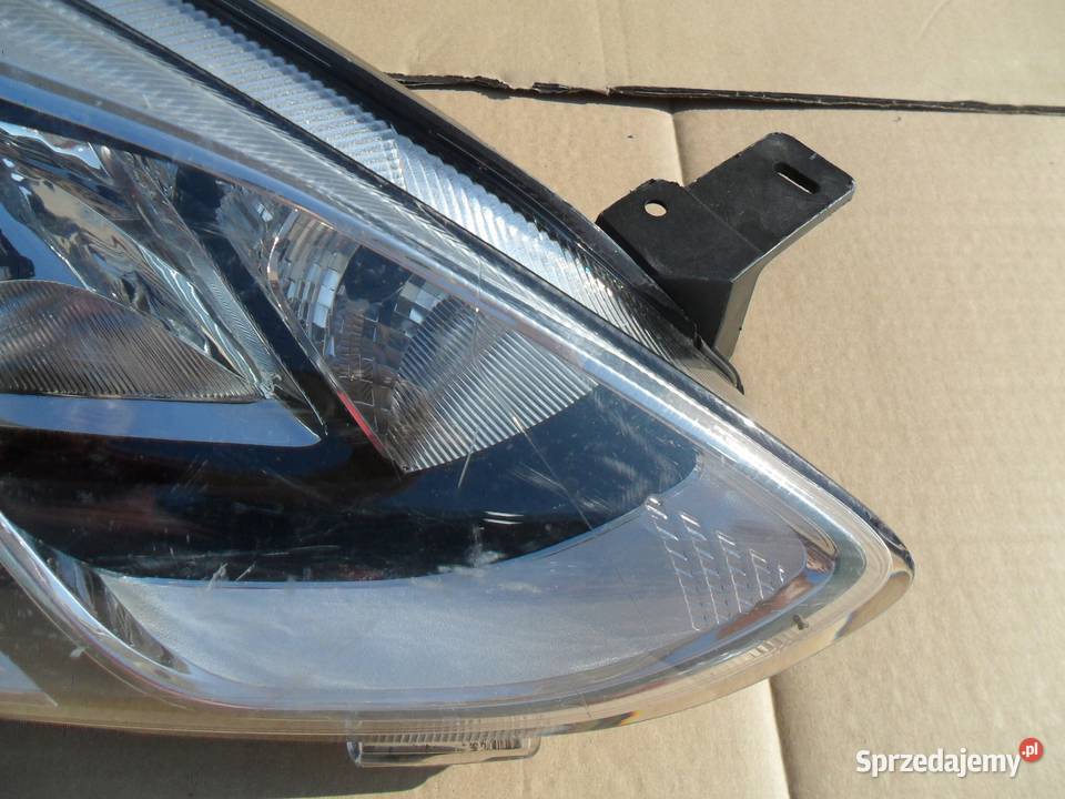 Ford Fiesta Mk8 Reflektor Prawy H1BB13W029AE Oświetlenie