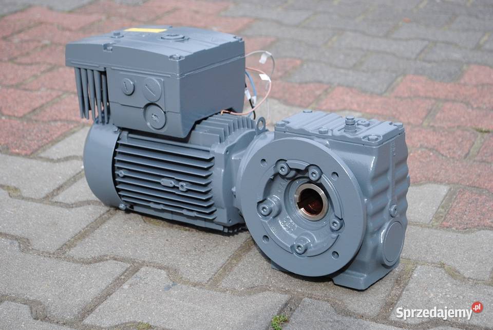Motoreduktor kątowy 01111kw 14143obr SAF47 Firmy Kargowa