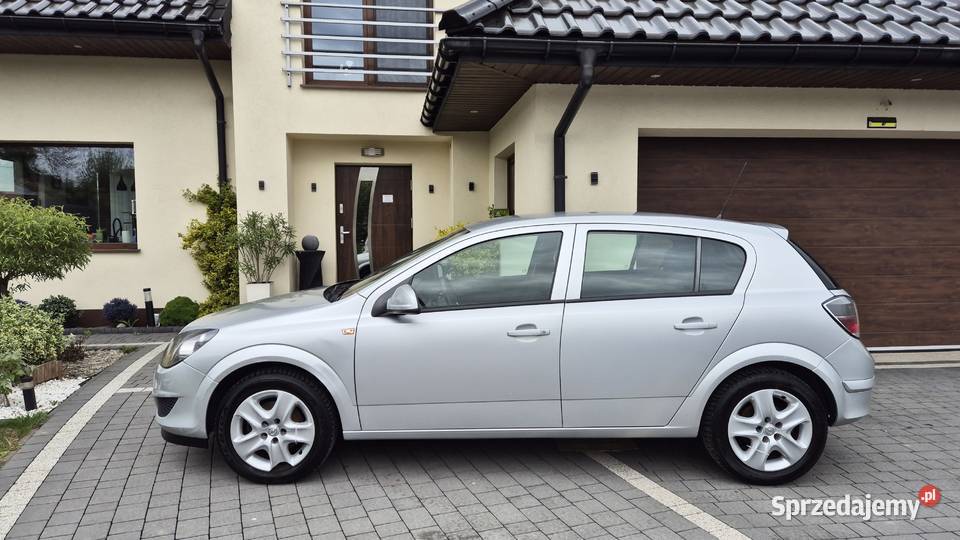 OPEL ASTRA H 2012 16 KRAJOWY 1 WŁ uszkodzony Niepołomice sprzedam