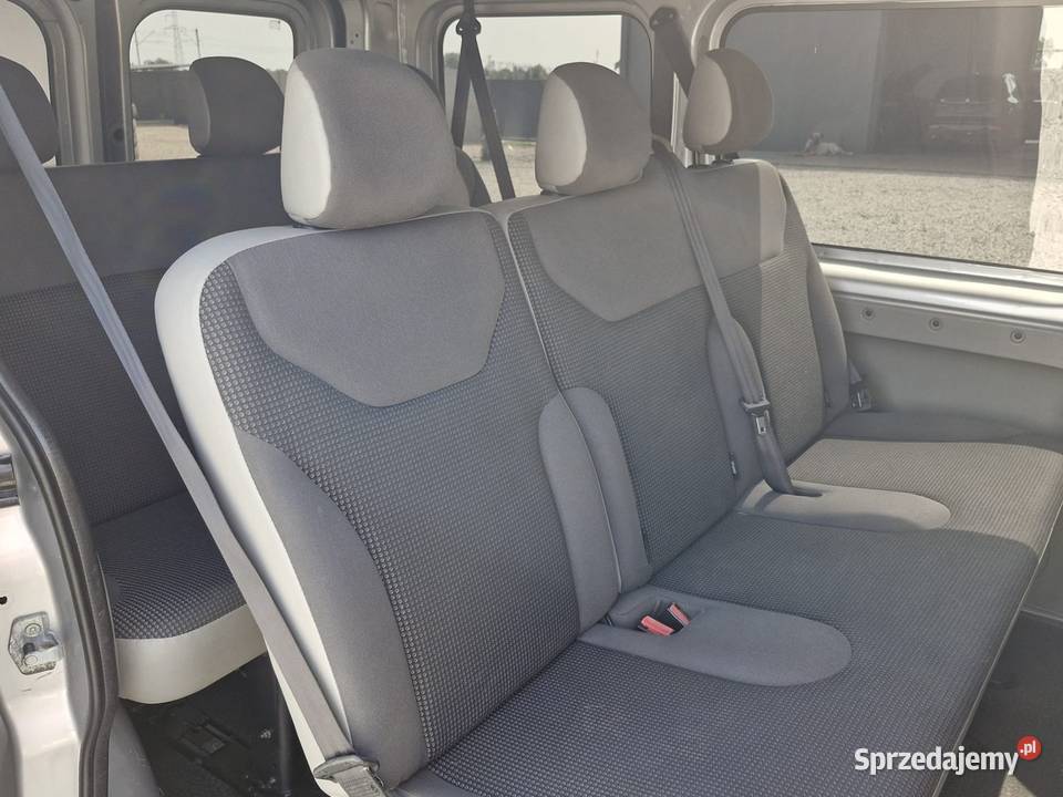 Opel Vivaro 20 CDTI 115 2014 Sprowadzony z srebrny Vivaro Słupca