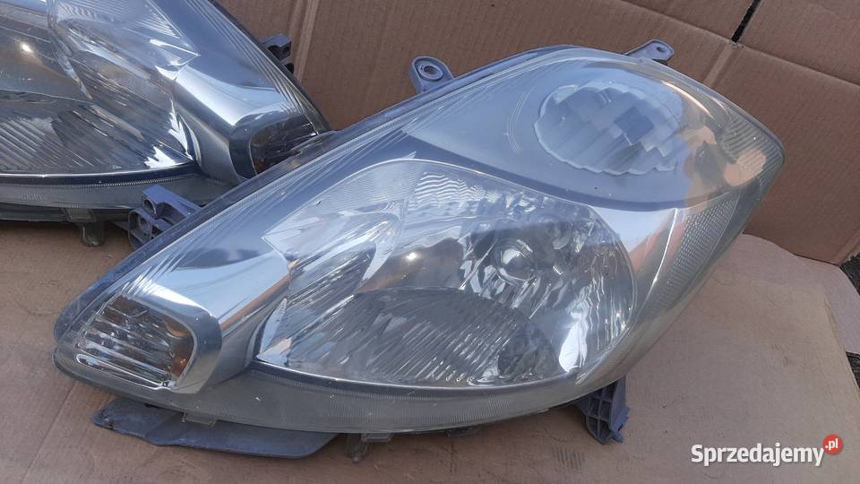 lampa przednia prawa lewa Subaru Justy IV Dębno