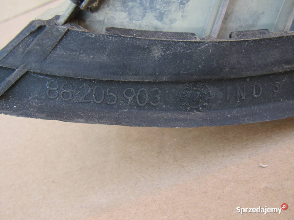 KIERUNKOWSKAZ PRAWY SAAB 93 2001r 88205903 Mysłaków sprzedam