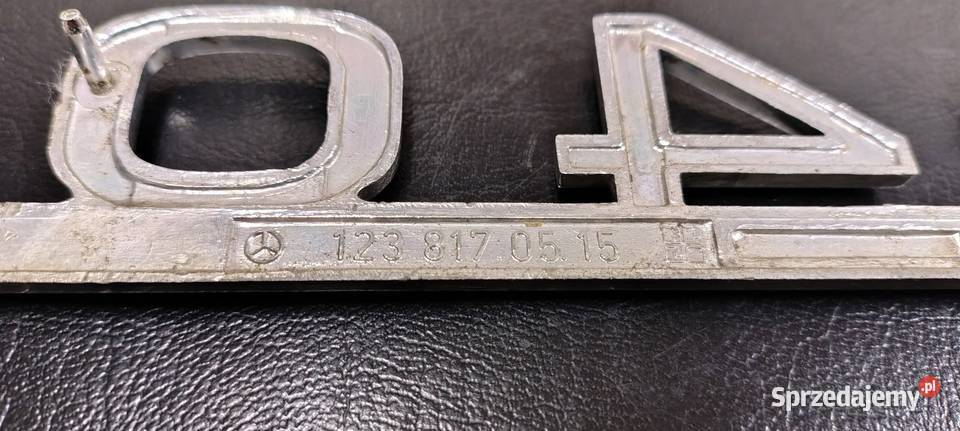 MERCEDES 123 240D ORYGINALNY ZNACZEK TYŁ NA Pozostałe