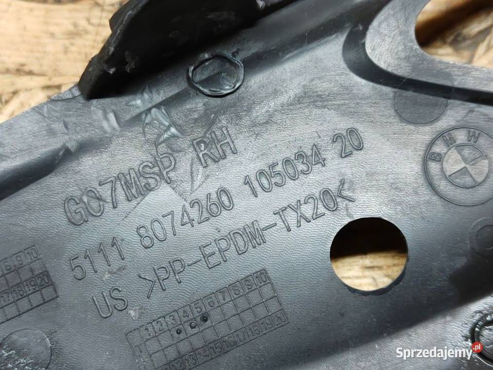 Kratka Ramka Halogenu Prawa BMW X7 G07 MPakiet Pleszew sprzedam
