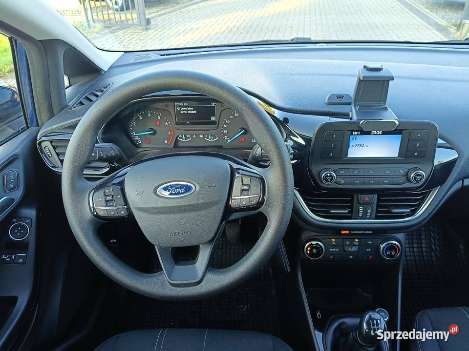 Ford Fiesta 11 Benzyna Ładny nowy rozrząd kurtyny powietrzne Tomaszów Lubelski sprzedam