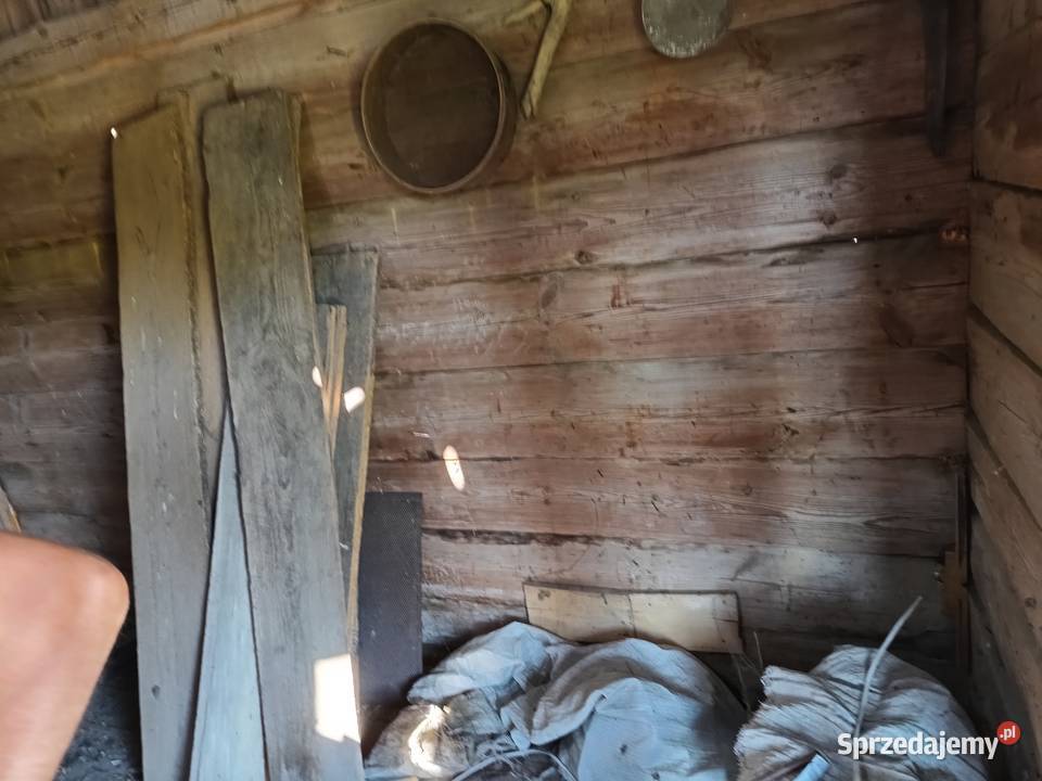 Spichlerz drewniany z bali do przeniesienia na lubelskie Wołoskowola