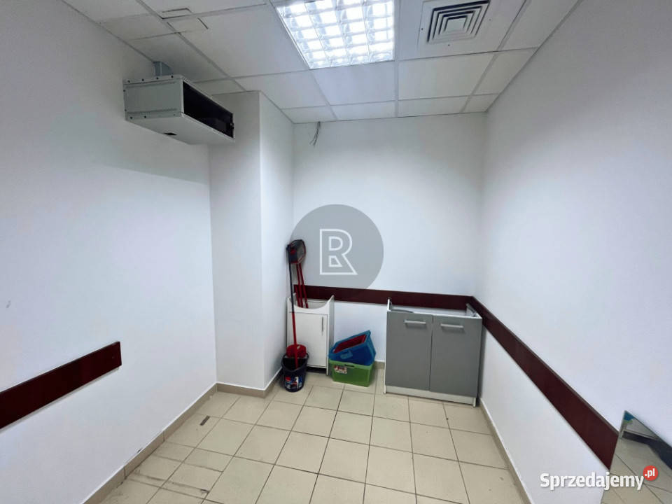 Przestronny lokal z panoramicznymi witrynami Warszawa