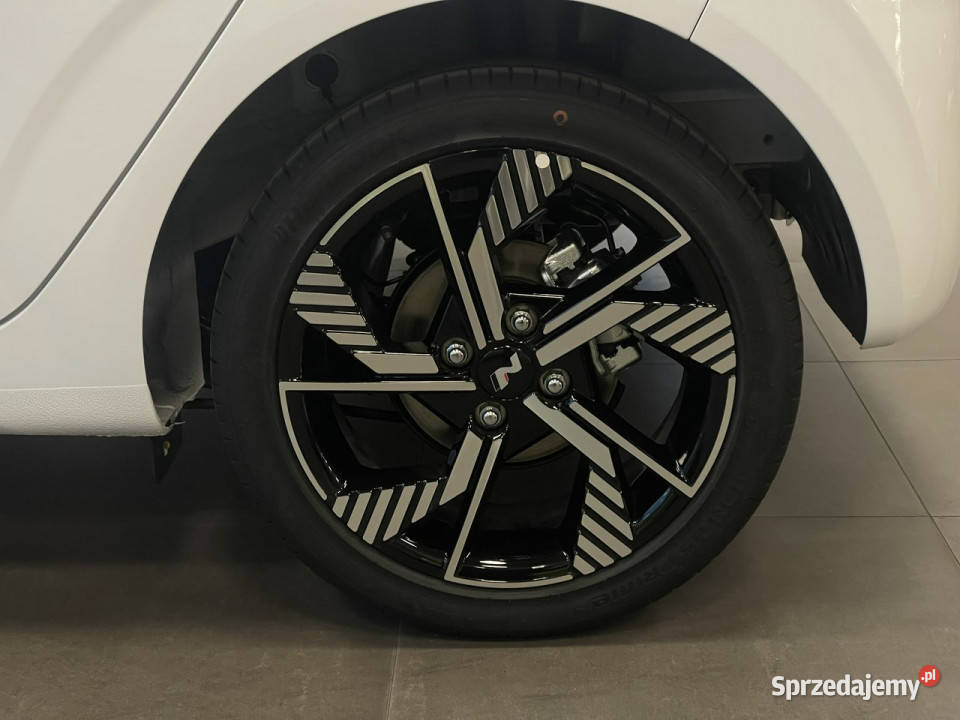 Hyundai i10 12 MPI 5MT 79 wersja Nline dostępny kurtyny powietrzne