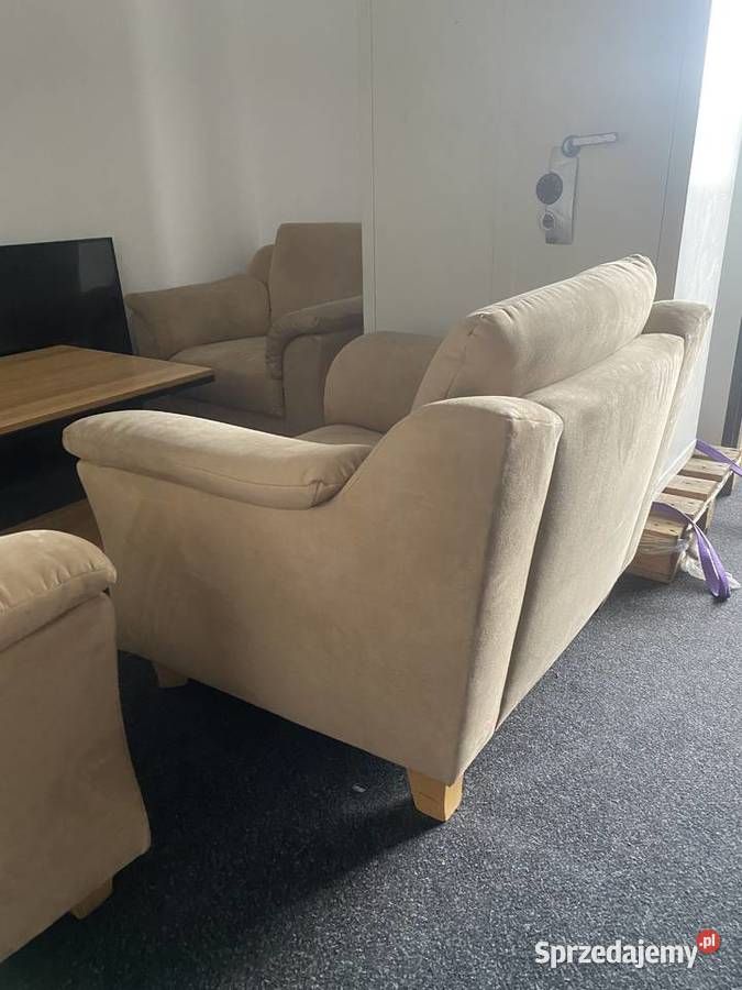 Komplet wypoczynkowy sofa 2 fotele i stolik sprzedam