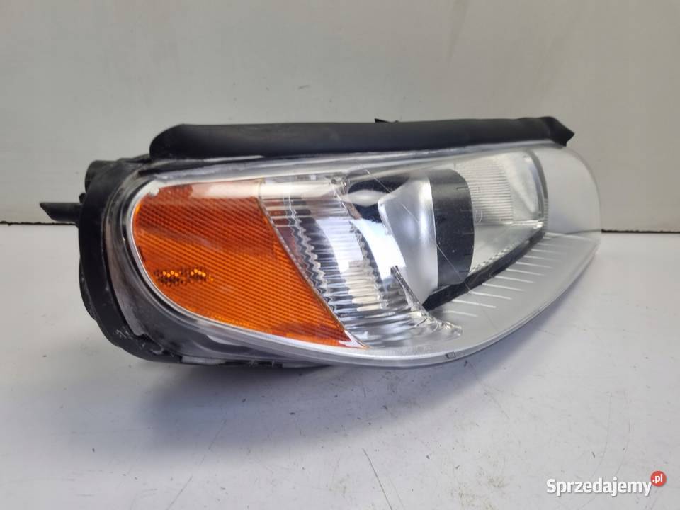 LAMPA PRAWA Volvo V70 III S80 II PRZEDNIA prawy osobowe Lampy przednie Rudka