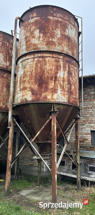 Silos na ziarno paszę zboże Dąbrowa-Dołęgi