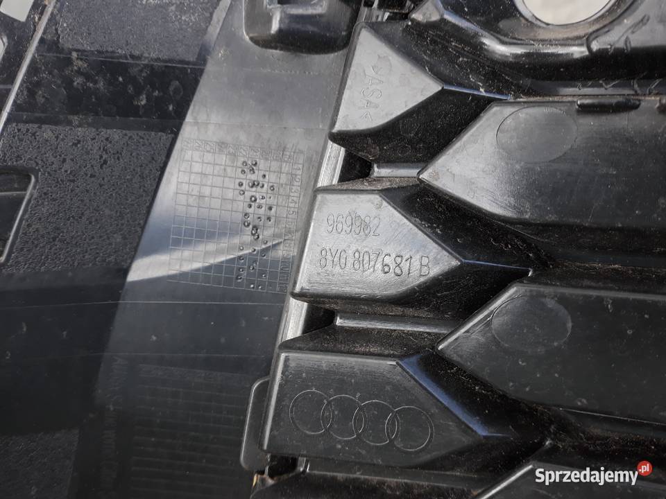 AUDI A3 8Y SLINE KRATKA LEWA ZDERZAKA PRZÓD Międzychód