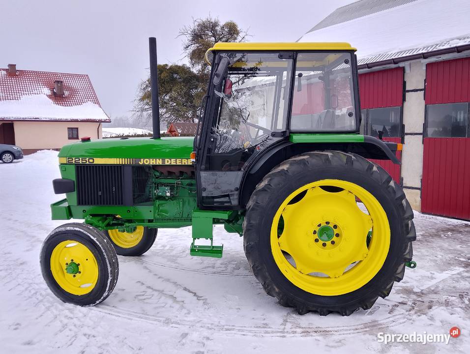 John Deere 2250