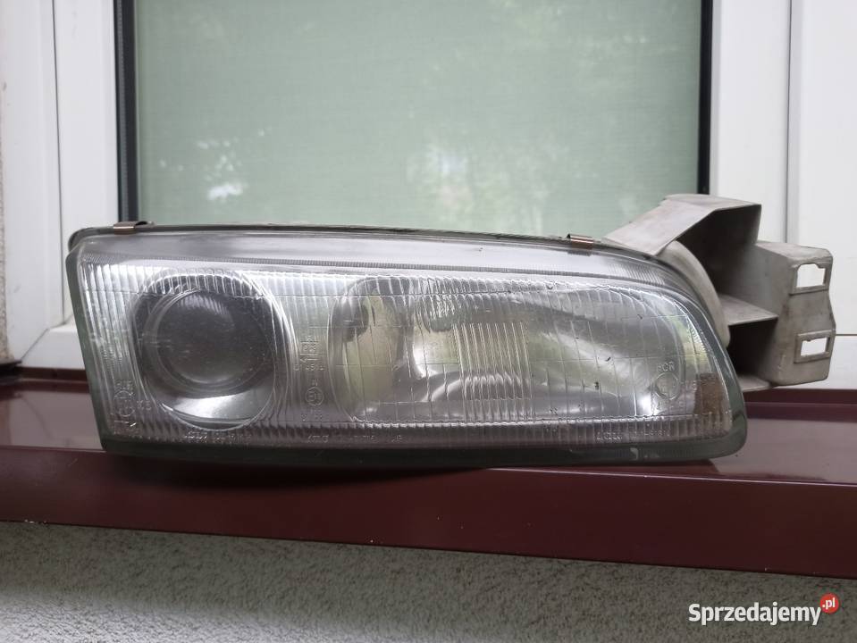 Mazda 626 GE IV lampa przednia prawa reflektor Sieradz