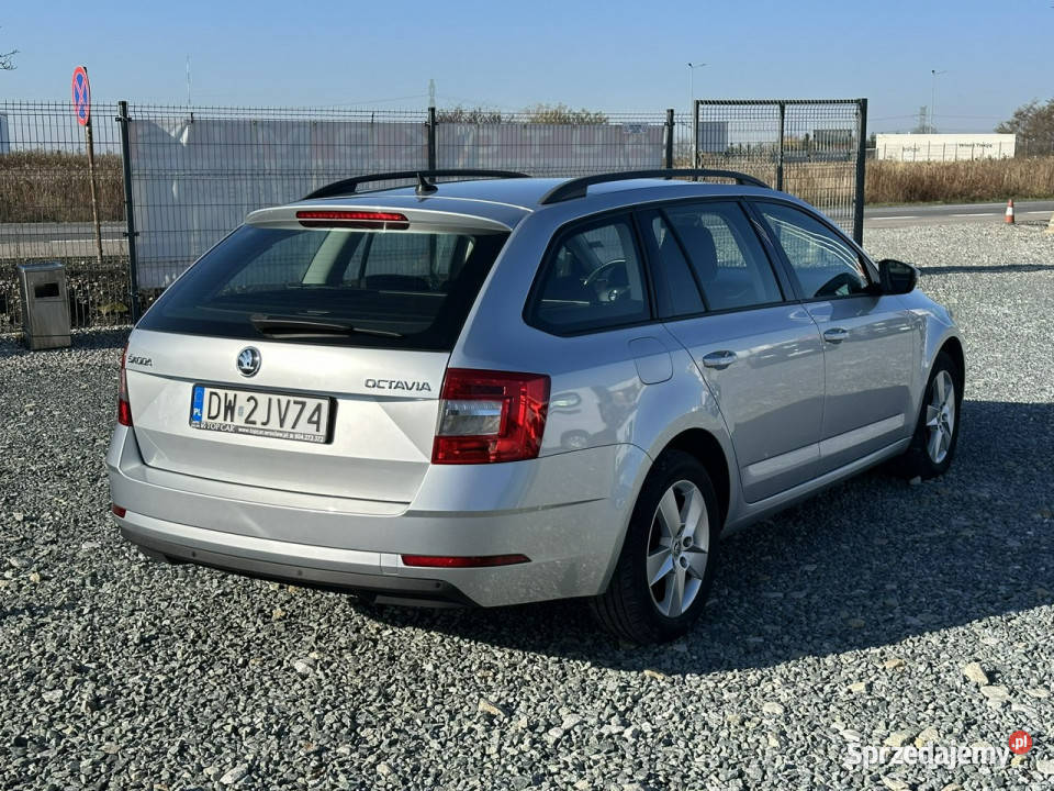 koda Octavia 16TDi 115 2020r Ambition Front czujnik zmierzchu Samochody osobowe Wojkowice