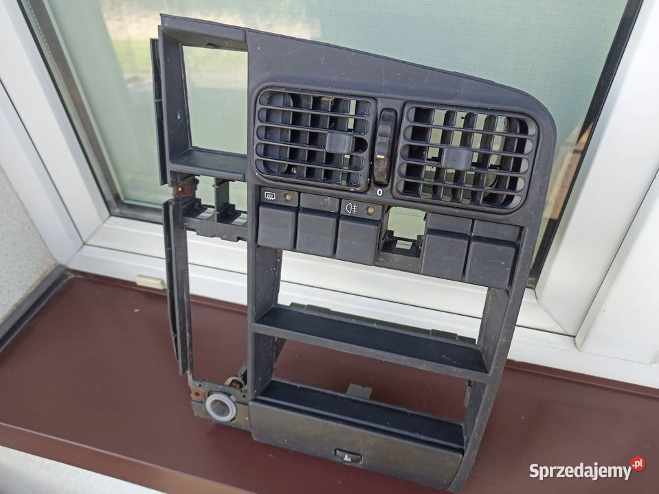 Opel Omega A konsola środkowa panel nawiew Sieradz