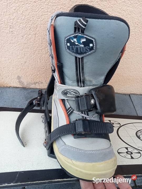 Deska snowboardowa z butami firmy Nideckers Nowy Sącz