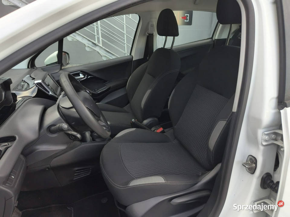 Peugeot 208 12 benzynka 82 oszczędny ładny KLIMA Kęty