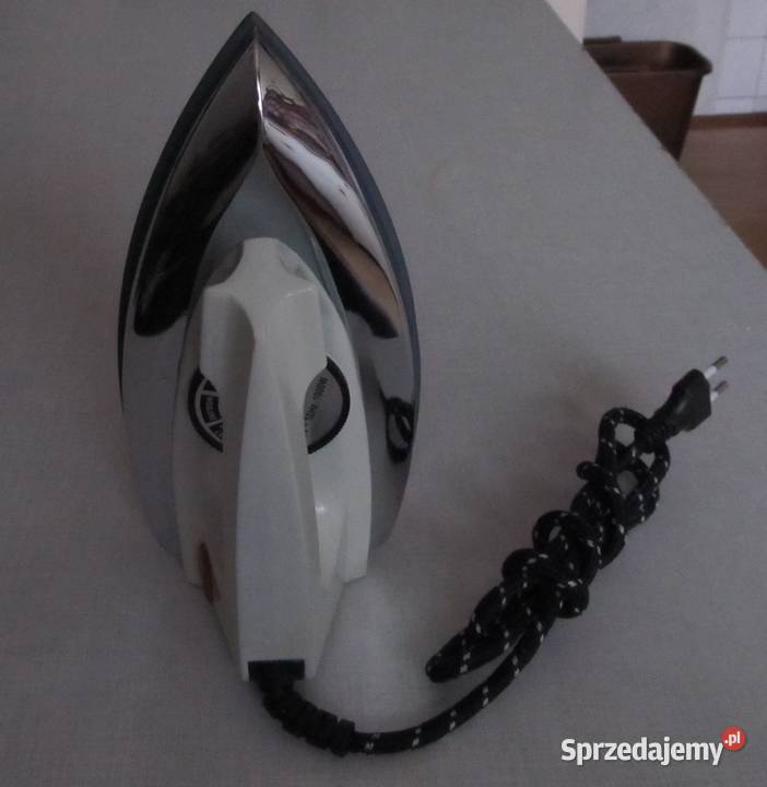 Żelazko 1000 W nowe z powłoką chroniącą tkaniny Elbląg sprzedam