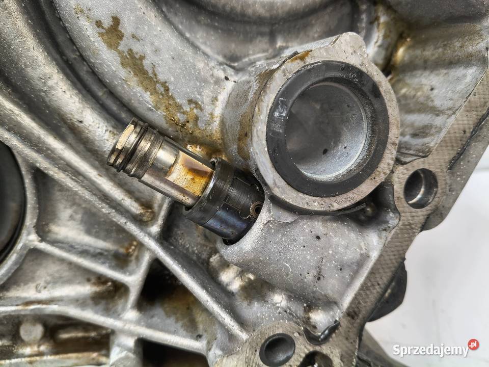 OBUDOWA ROZRZĄDU osłona Mercedes W212 55 V8 Rozrząd