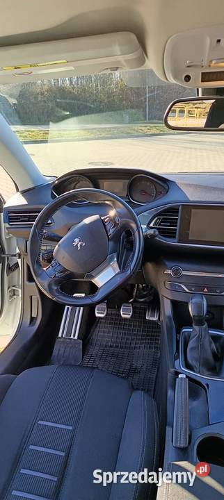 Sprzedam samochód osobowy Peugeot 308 12 benzyna manualna