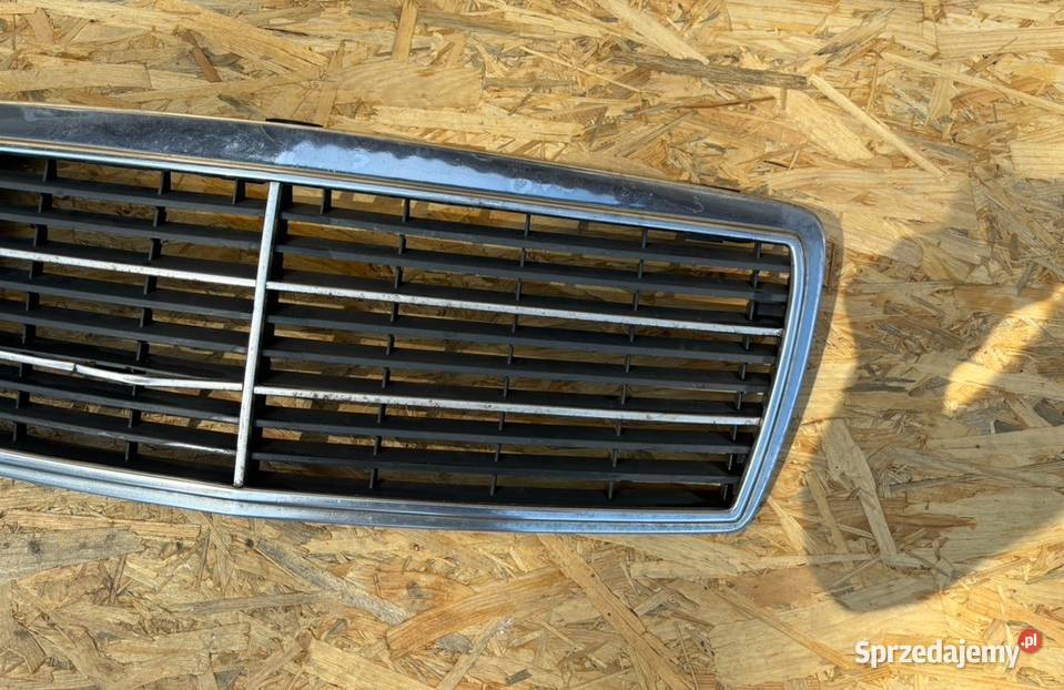 ATRAPA CHŁODNICY GRILL PRZOD CHROM MERCEDES C Motoryzacja Międzychód