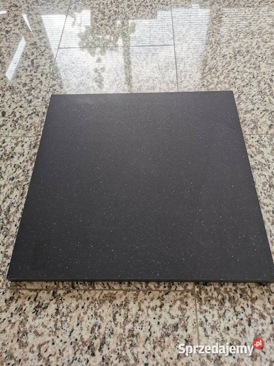 Płytki ze spieku kwarcowego NARON 40x40x2 mat Przemyśl