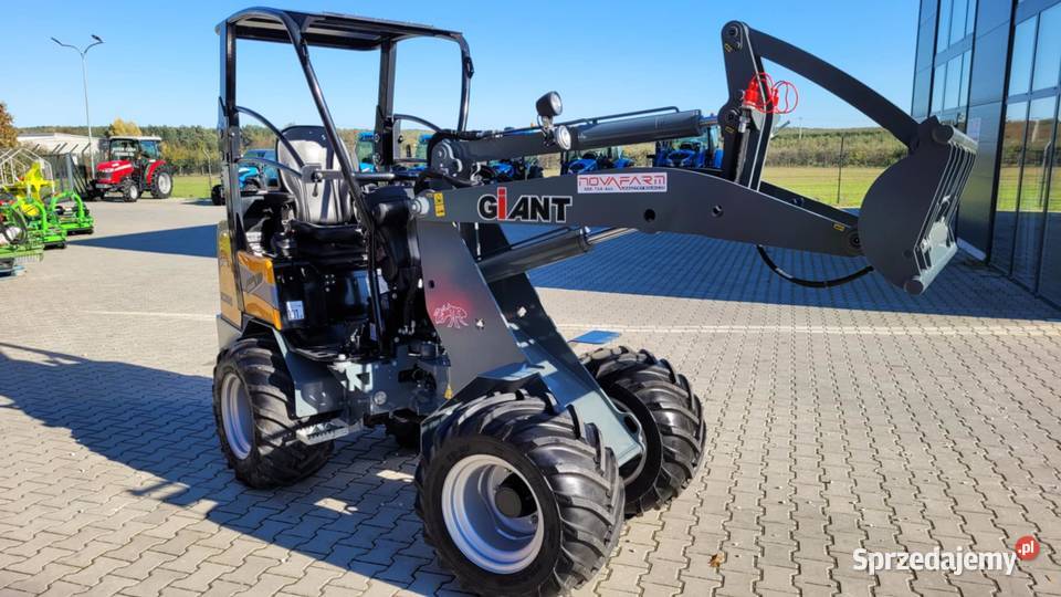 Sprzedam ładowarkę GIANT G 2300 HD Biała Rawska