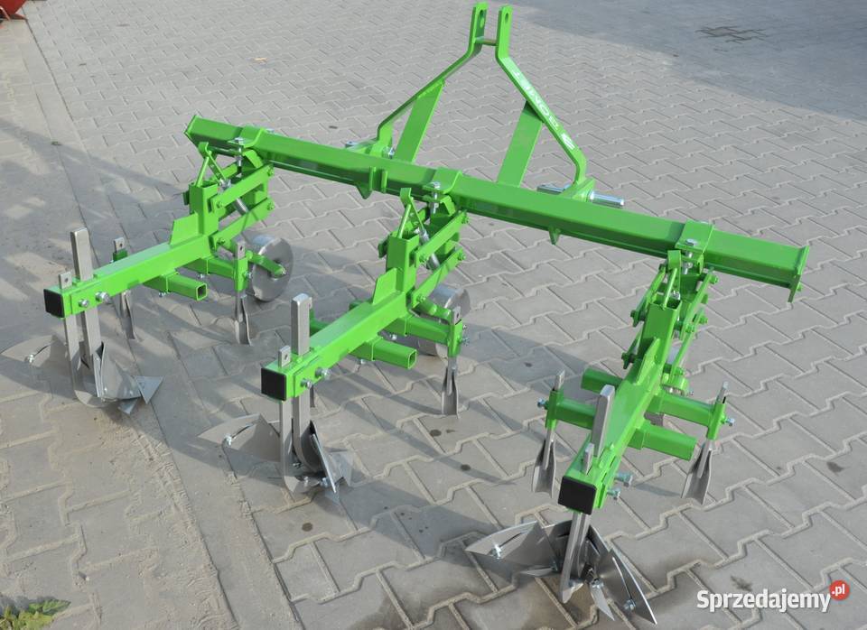 Pielnikoobsypnik 3sekcyjny dwurzędowy P475 Bomet Tajęcina