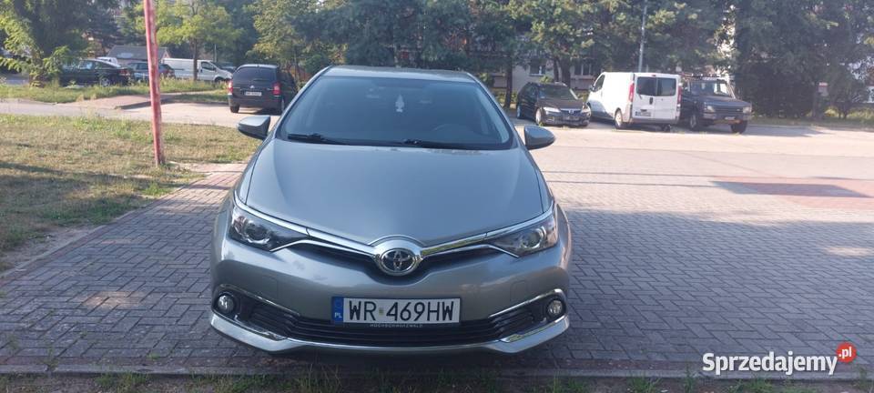 Auris2015 12 turbo S benzyna Radom sprzedam