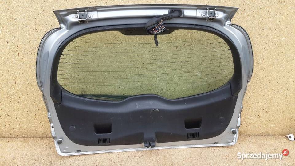TYLNA KLAPA TYŁ ALFA ROMEO 147 SREBRNA osobowe Klapy bagażnika Rudziniec