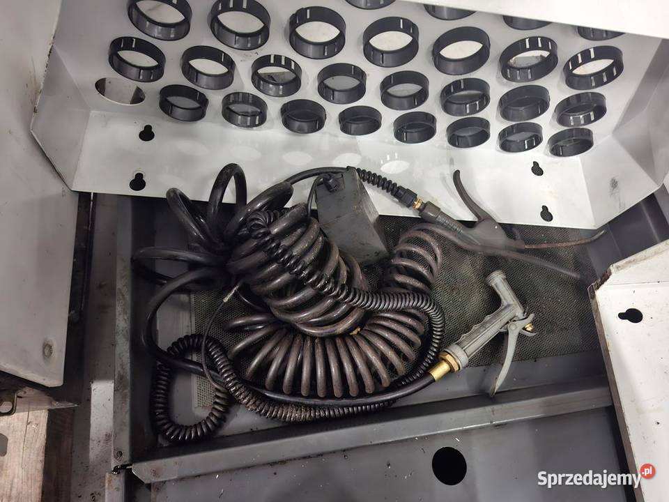 Pionowe centrum obróbcze HAAS VF4 sprzedam