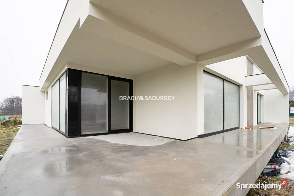 Dom wolnostojący Zawada Zawada 299 metrów małopolskie