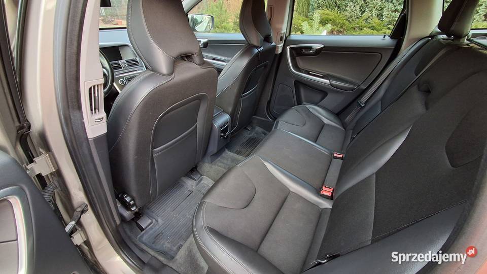 Volvo XC 60 Momentum 24 D4 Siemoń