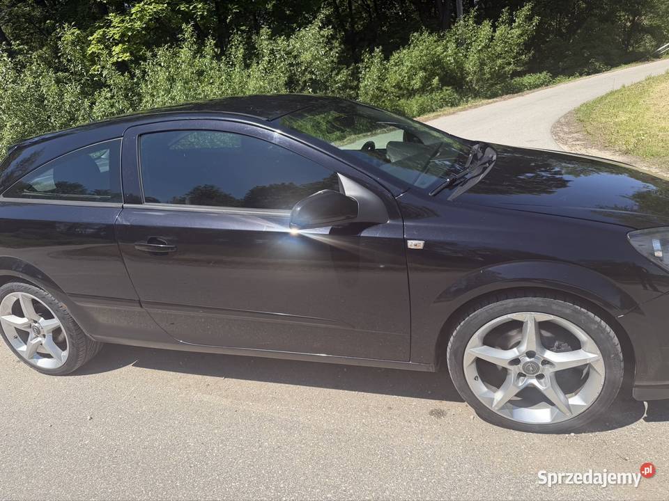 Astra GTC 16 benzyna nieuszkodzony
