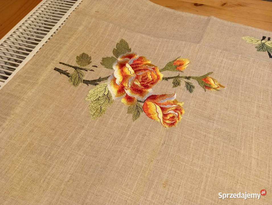 Bieżnik z haftem różyczki 40x140 Alwernia