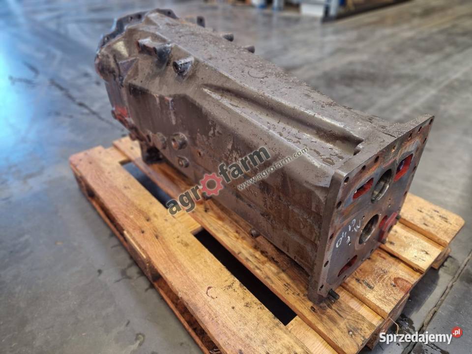 Obudowa skrzyni biegów Massey Ferguson 6170 6180 Byków sprzedam