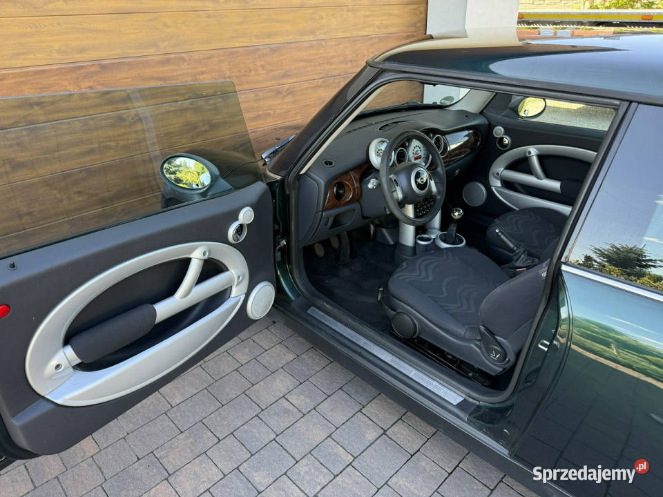 Mini ONE Mini ONE 16 benzyna 03r I 20012006 Rok produkcji 2003 ONE Konradów sprzedam