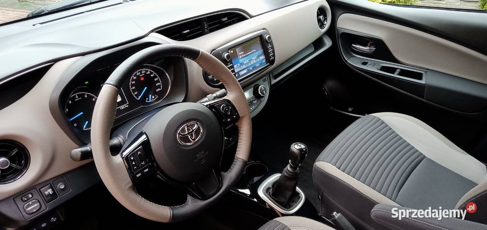 Toyota Yaris 15Przebieg 11 1 Właś Salon Polska 11000km Wolbrom