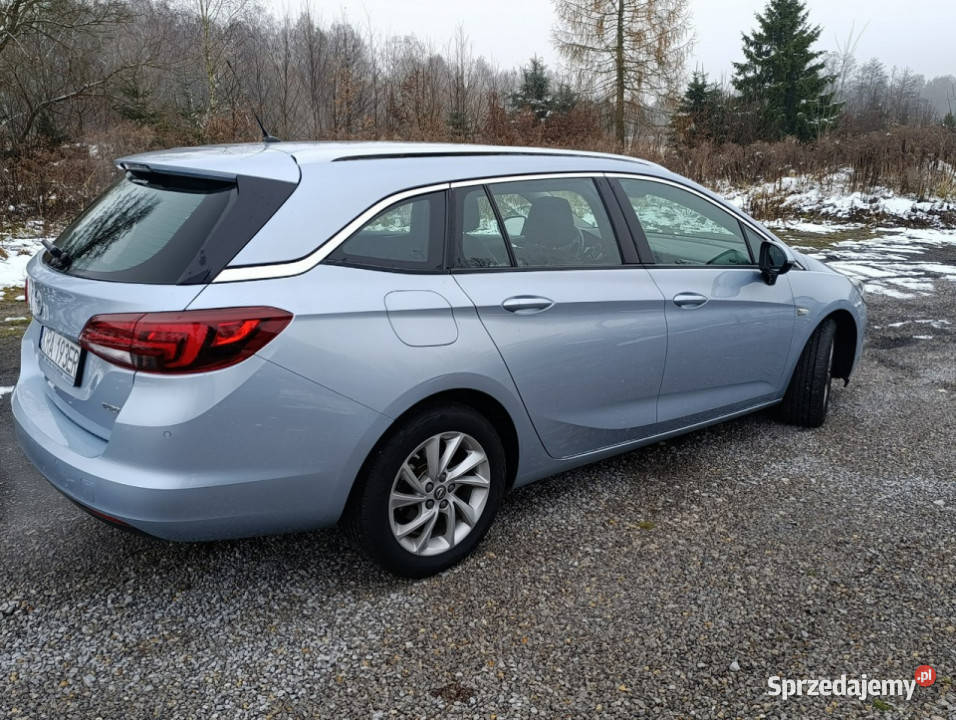 Opel Astra Astra Sports Tourer Bezwypadkowa mały Dulowa