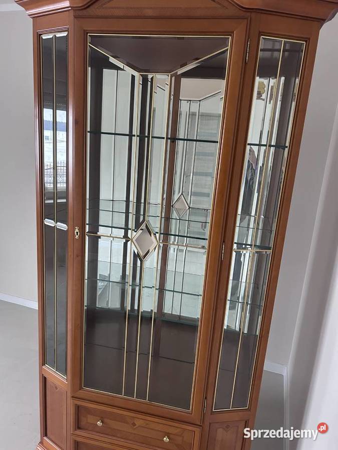 Sprzedam witrynę szafę w stanie Świecie