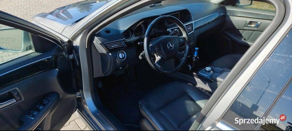 Mercedes E250 CGI W212 Avantgarde ILS 7GTRONIC 171500km Babiak