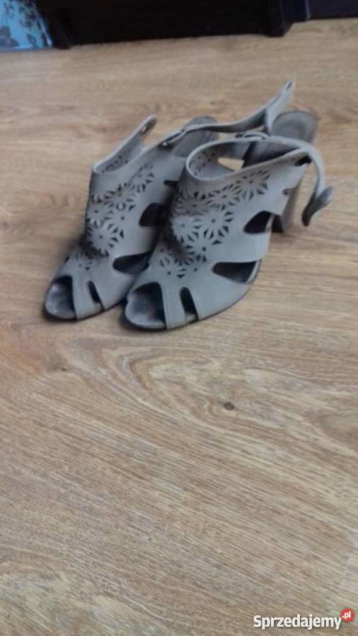 Sandały na obcasie 37