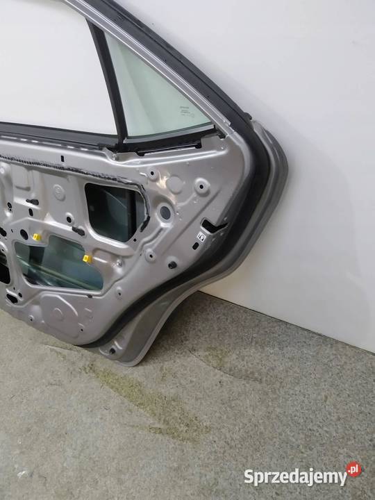 DRZWI PRAWE TYŁ SEDAN E16 E17 E18 LIFT Toyota Rok produkcji 2019