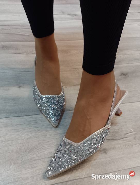 41 Srebrne bogato zdobione czółenka wieczorowe z Kraków