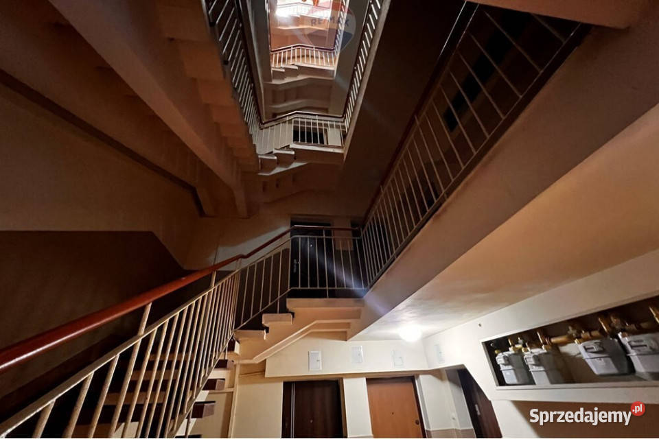 3 pokojowe mieszkanie os Kopernika Bielsko piwnica sprzedam